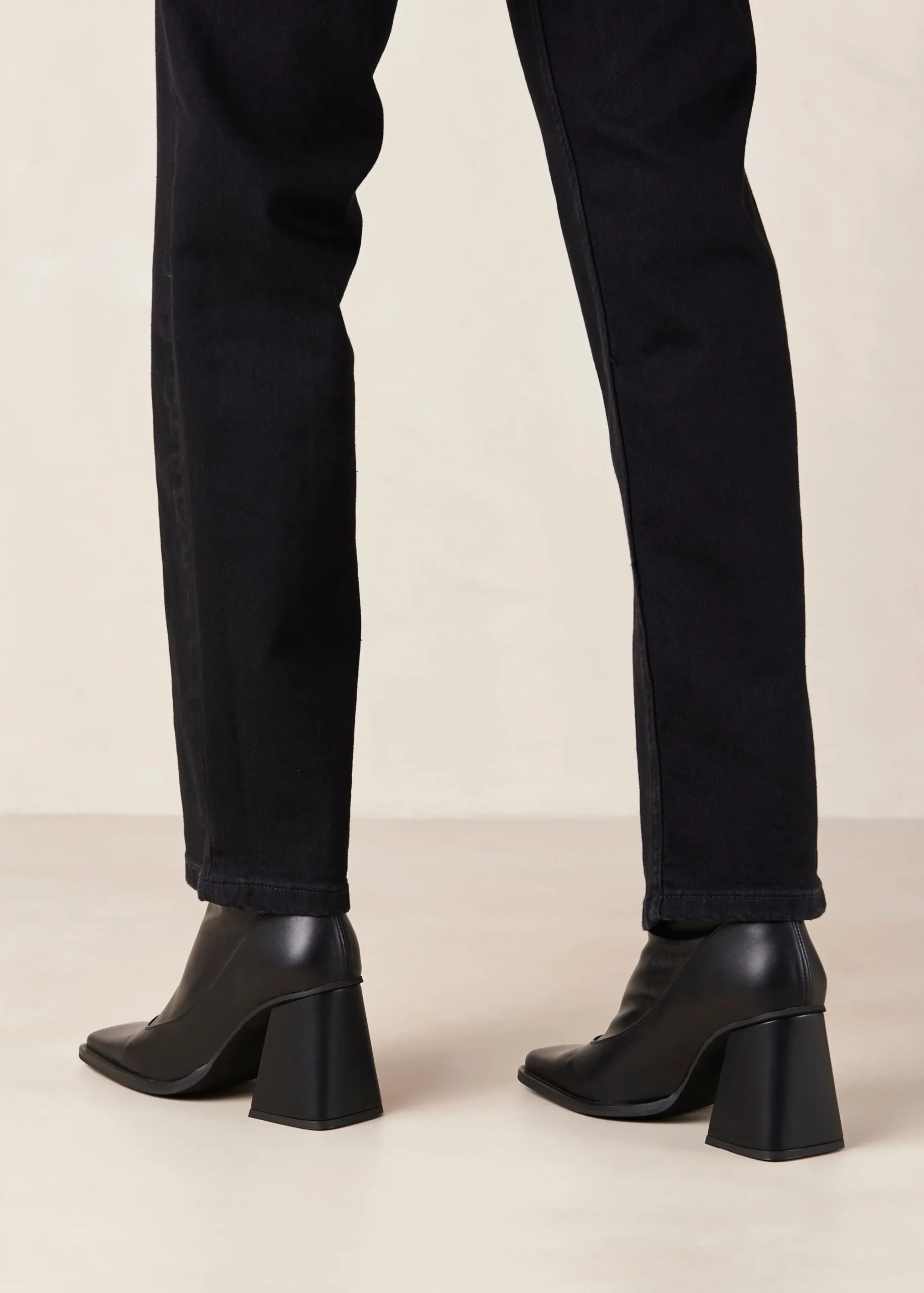 Botines Veganos Clover - Negro