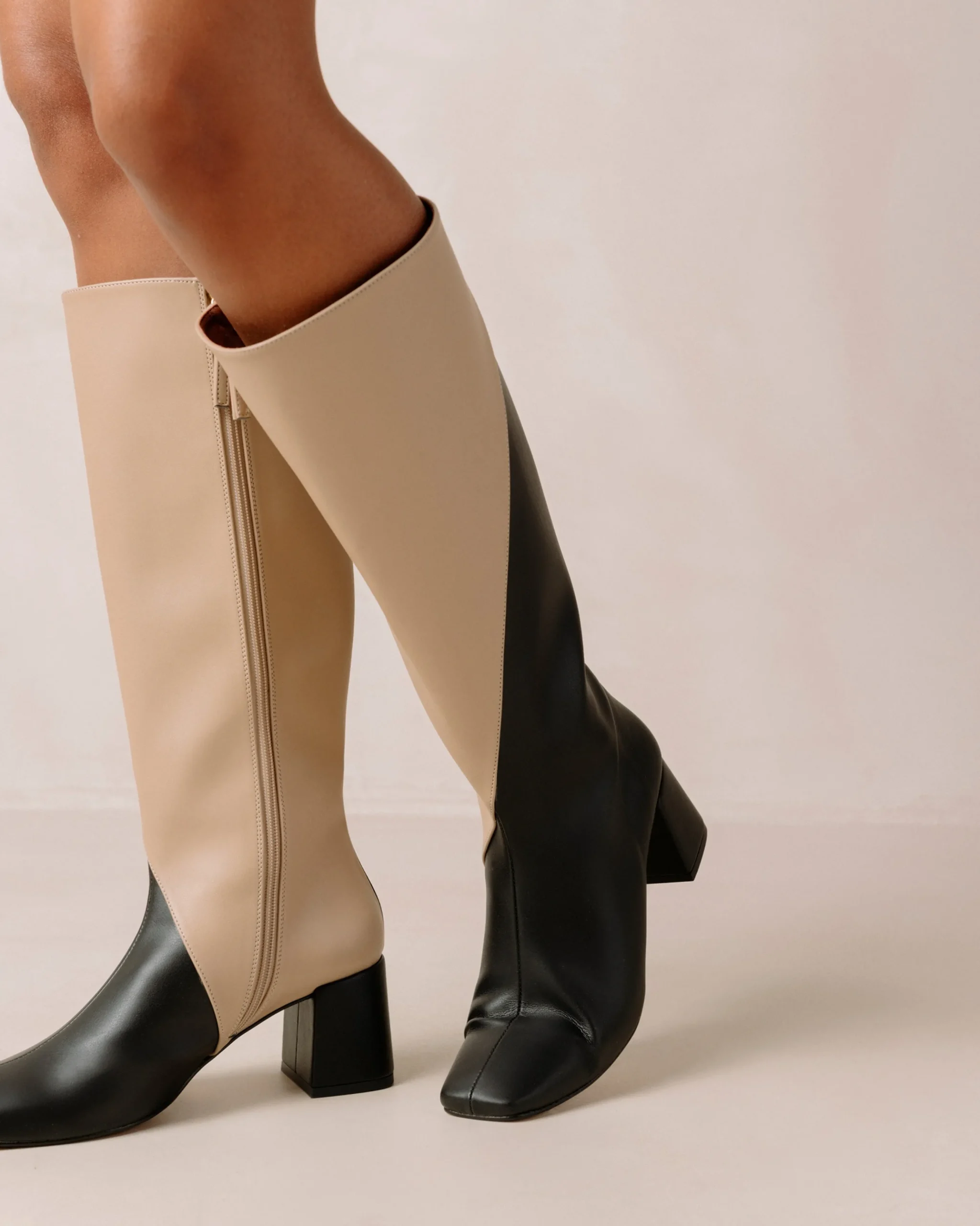 Chalk - Botas Negras Y Beige De Piel Vegana
