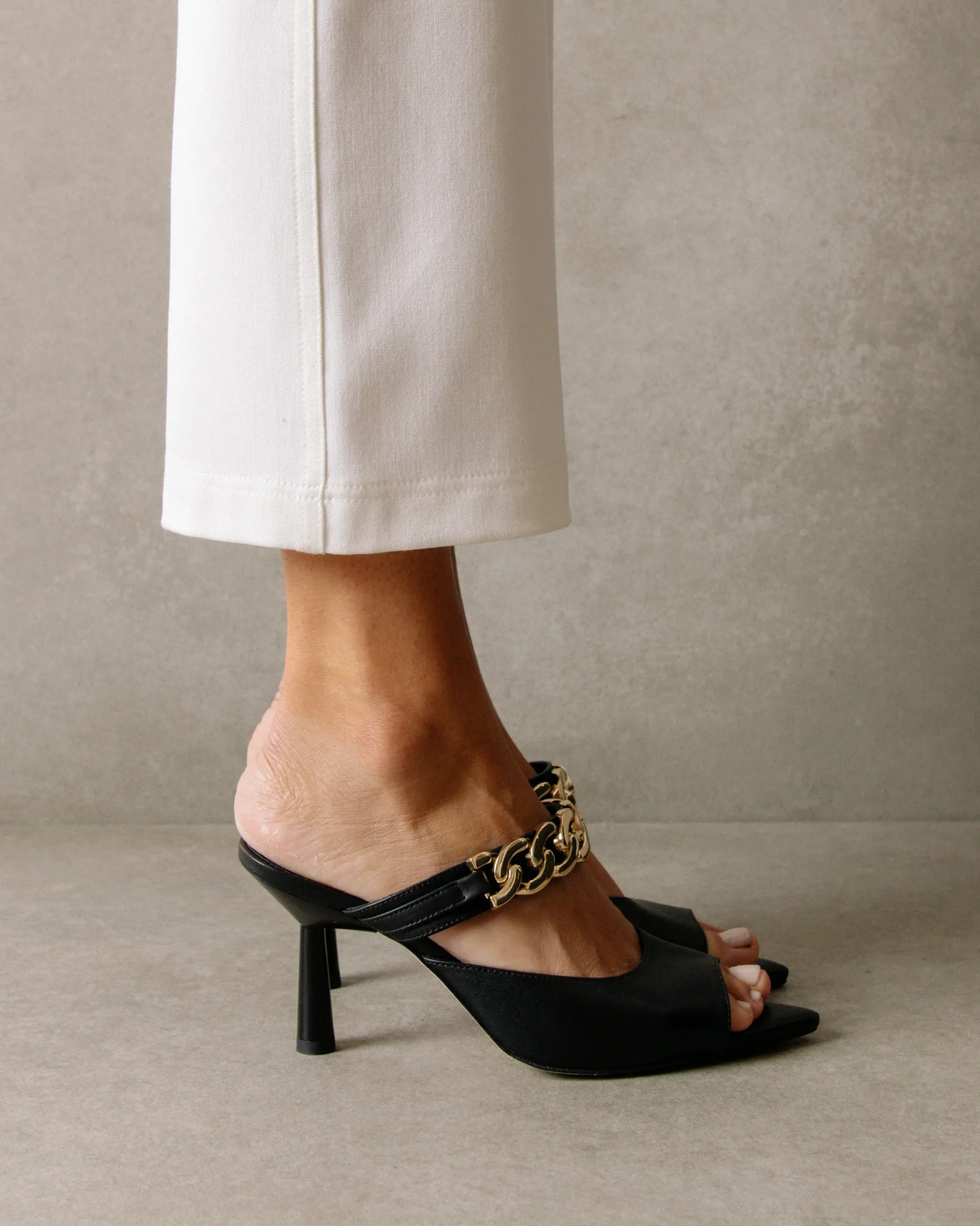 Daisy - Sandalias Negras De Piel