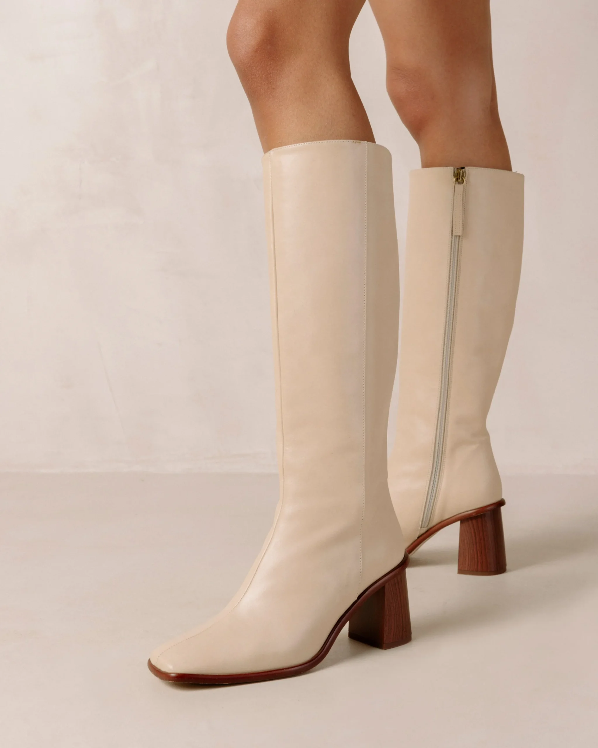 East - Botas Altas Blancas De Piel