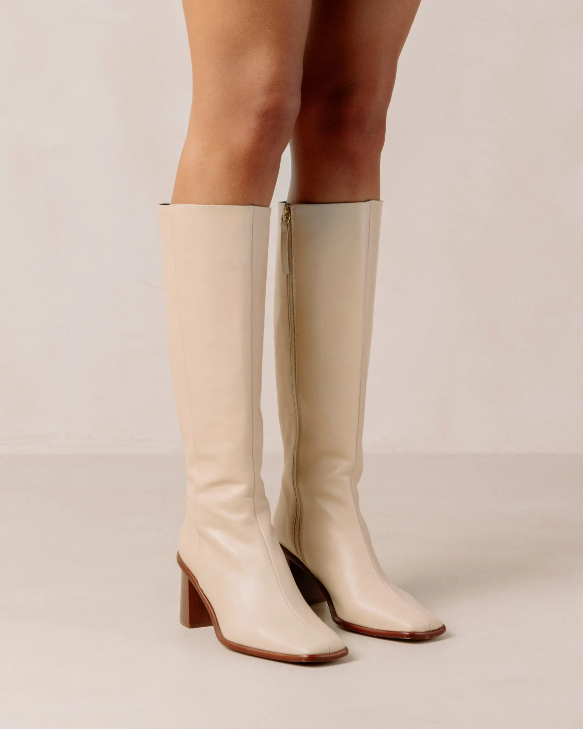 East - Botas Altas Blancas De Piel