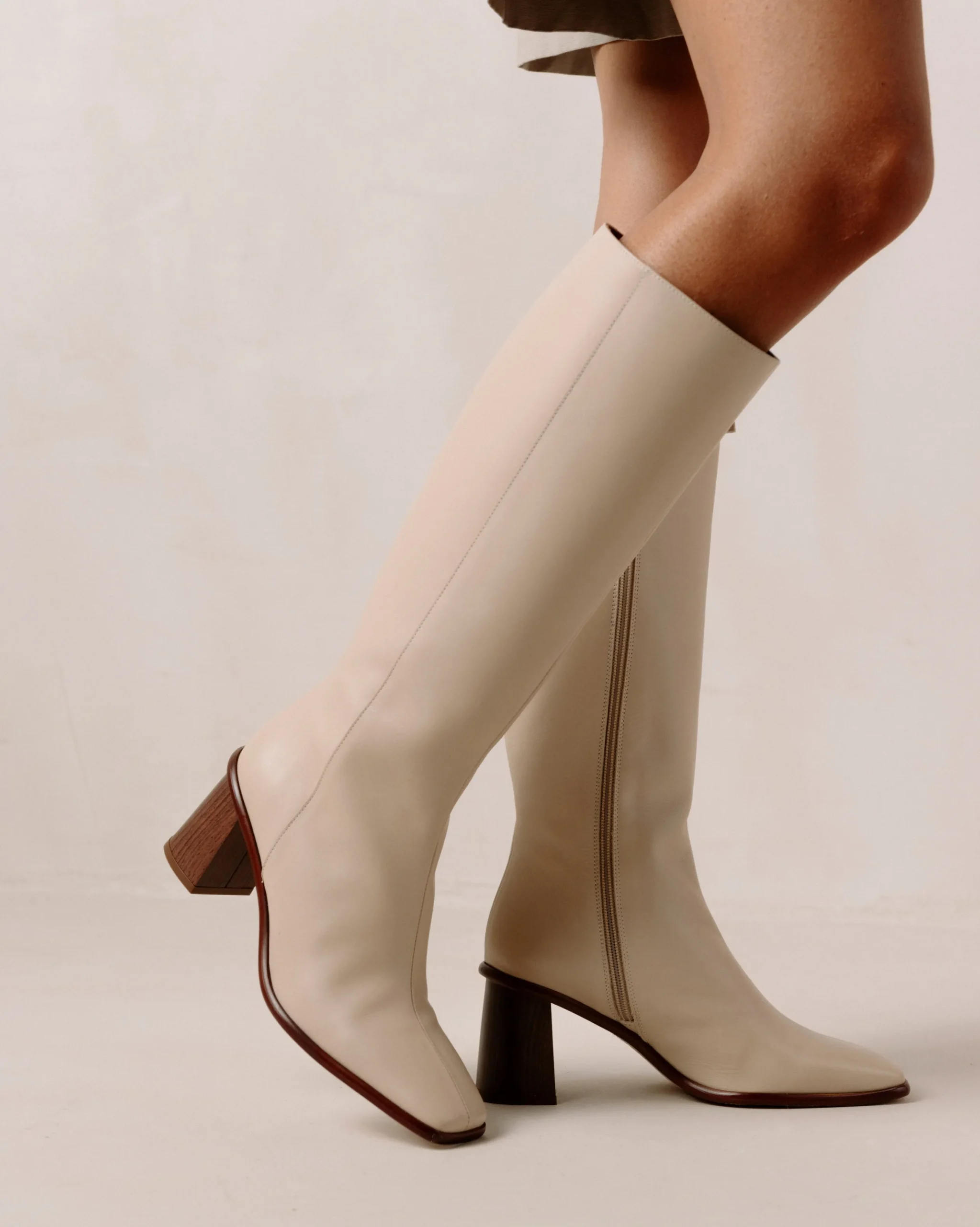 East - Botas Beige De Piel