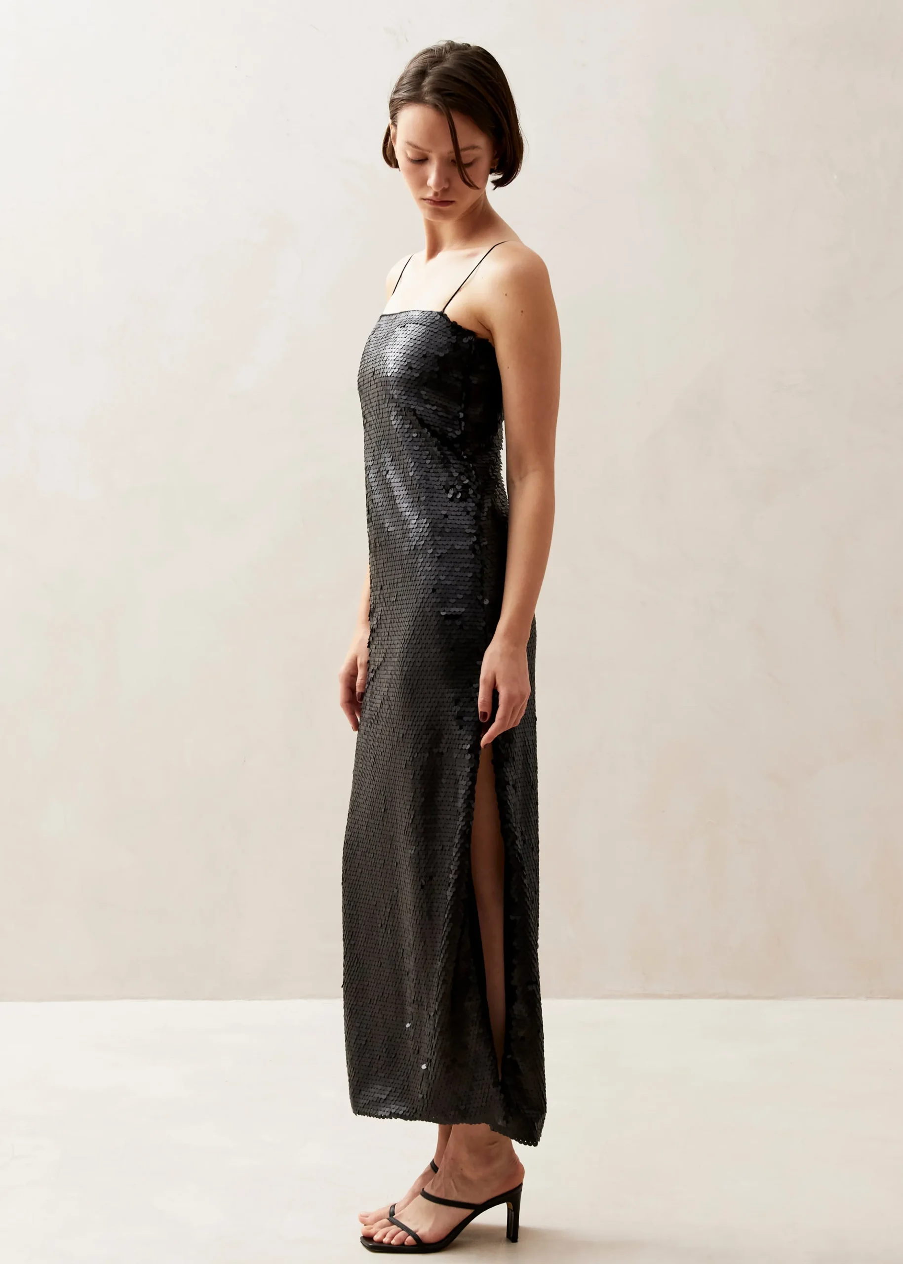Elmi - Vestido Midi Negro