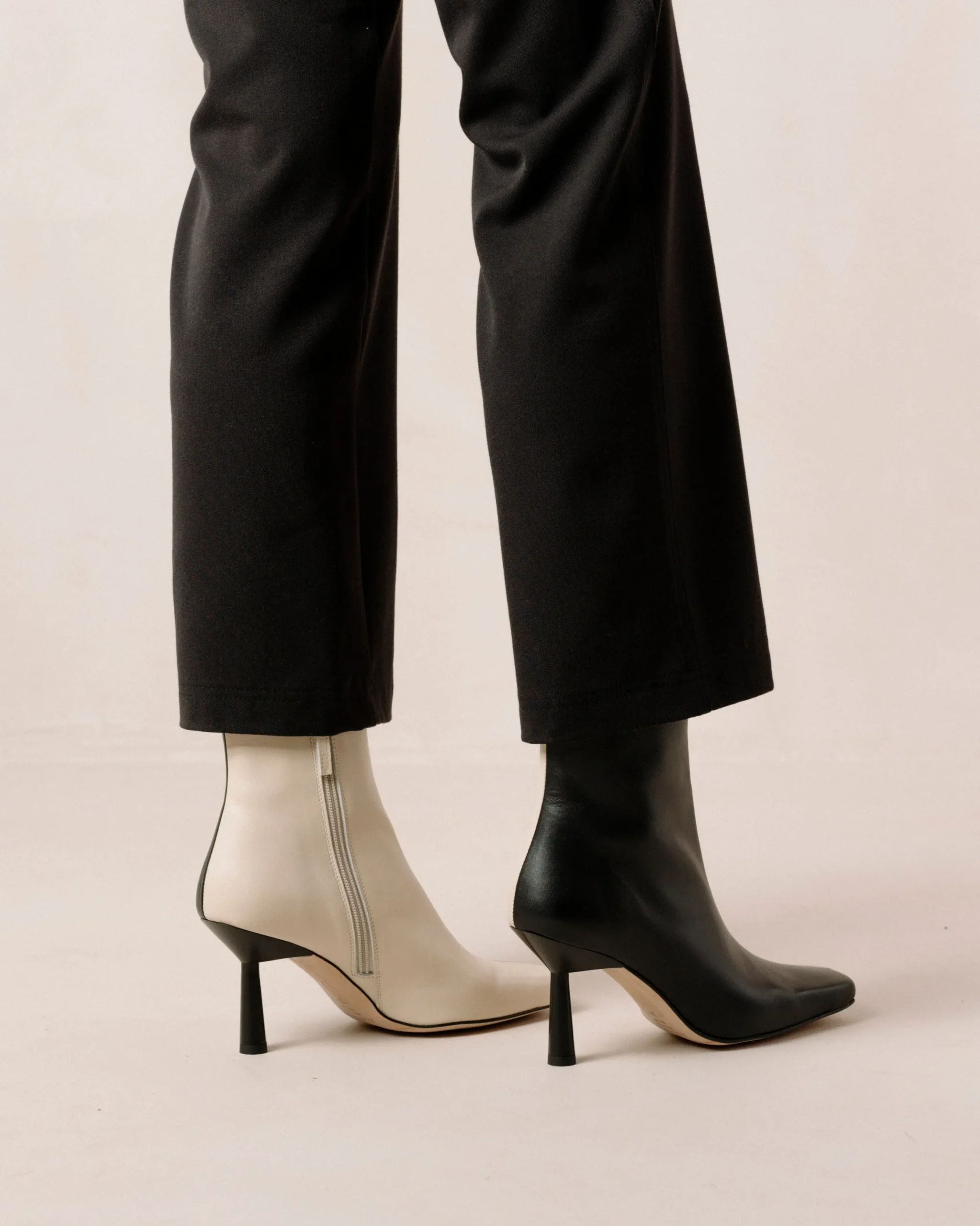 Frappé - Botas Negras Y Blancas De Piel