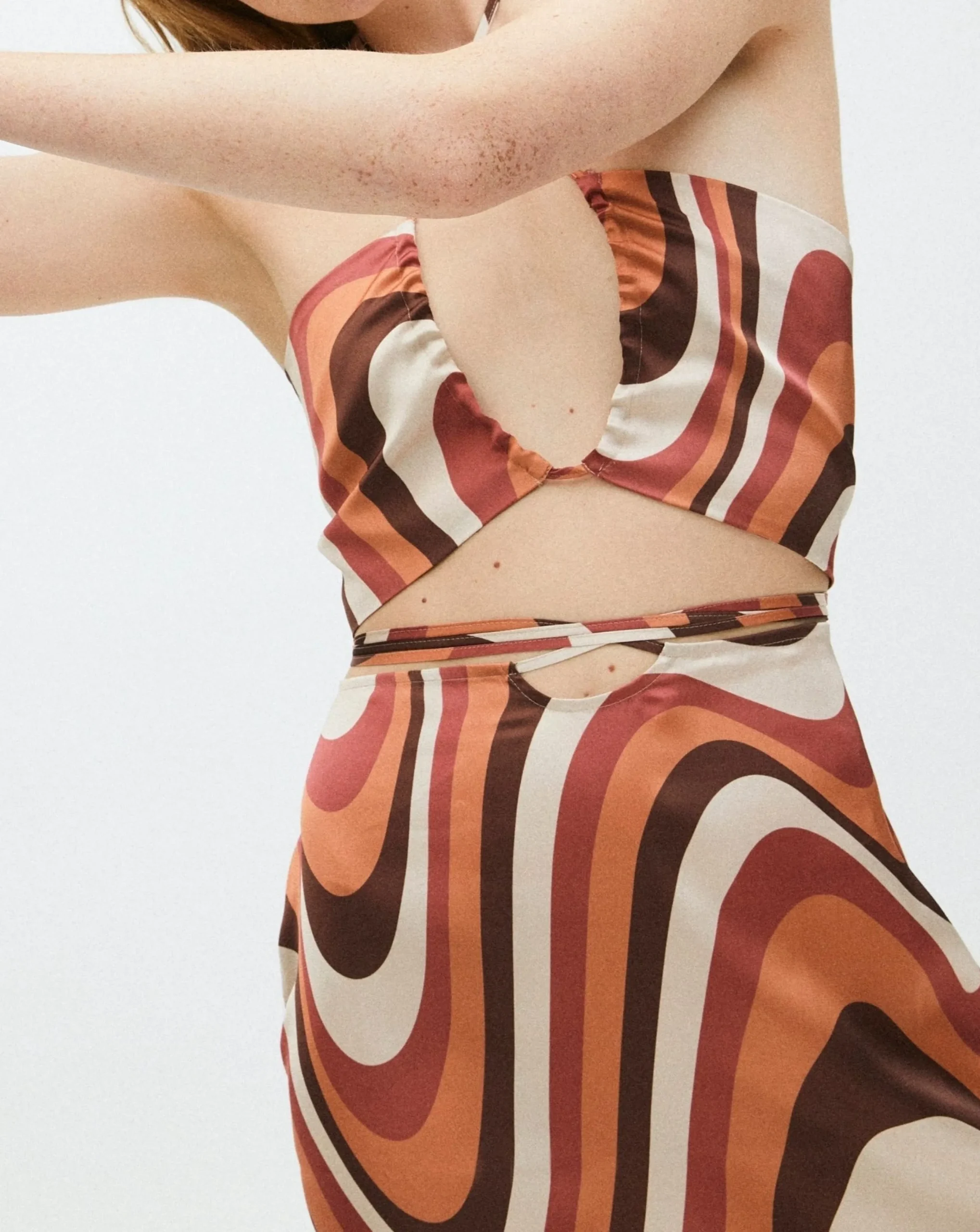 High Tied Kaleidoscope - Falda De Raso Roja