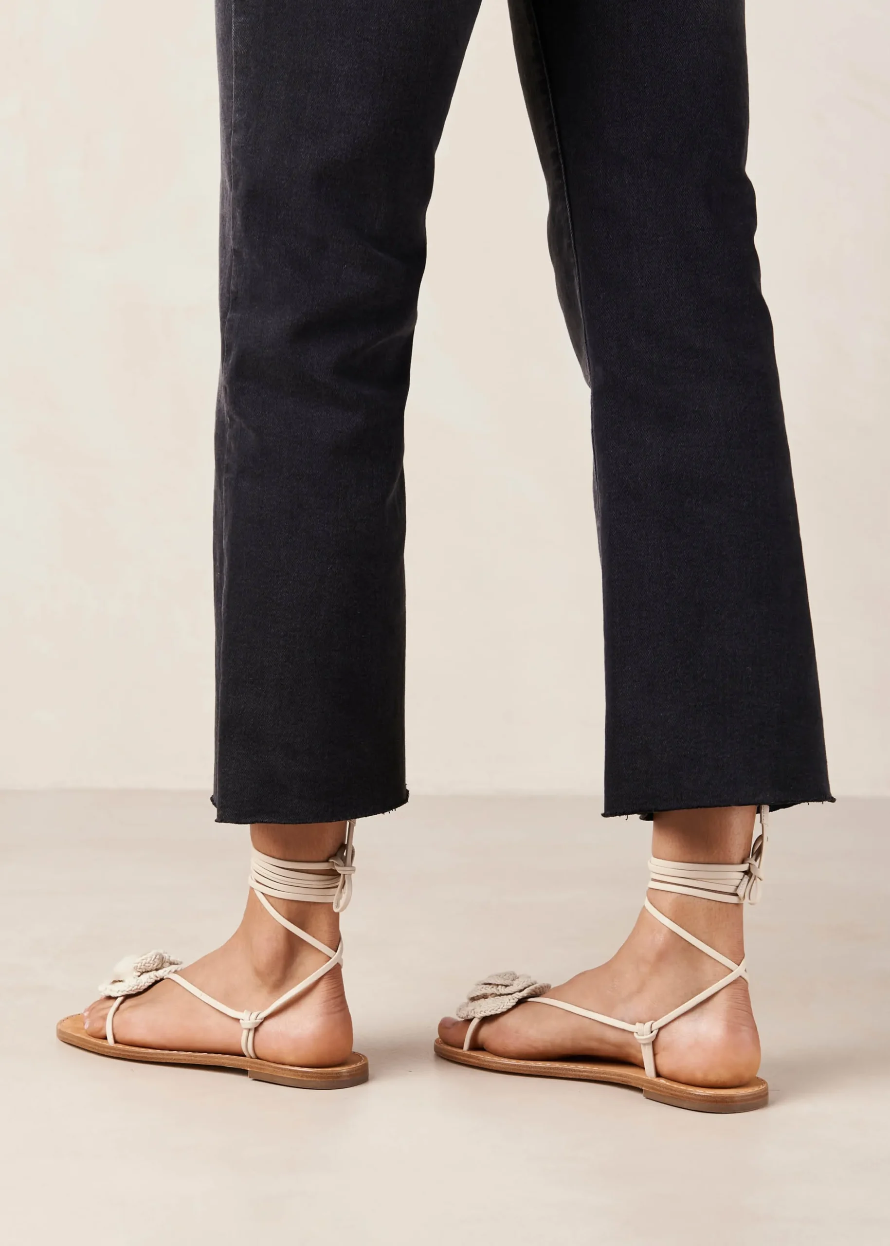 Jakara Sandalias De Cuero Negro