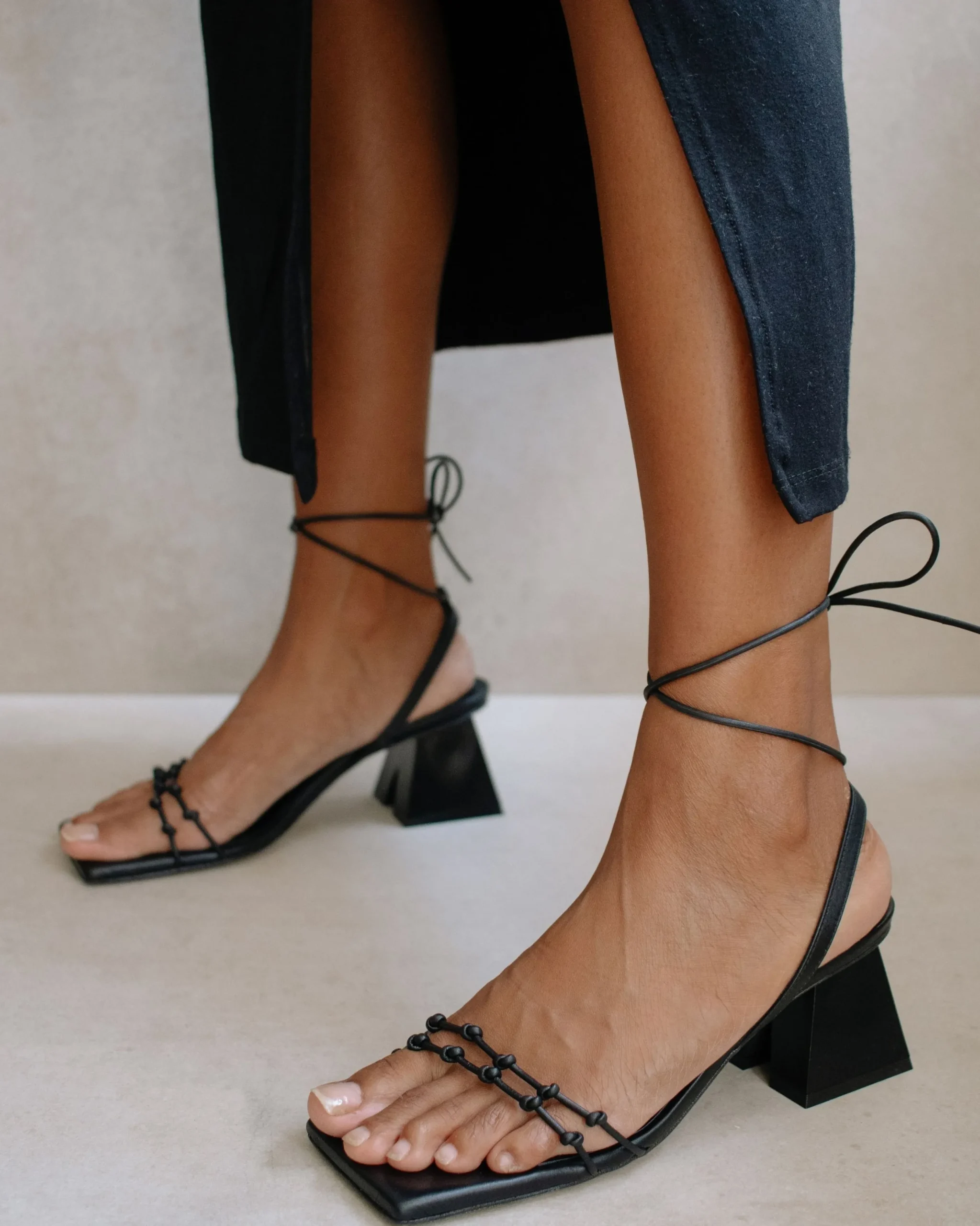 Juniper - Sandalias Negras De Piel