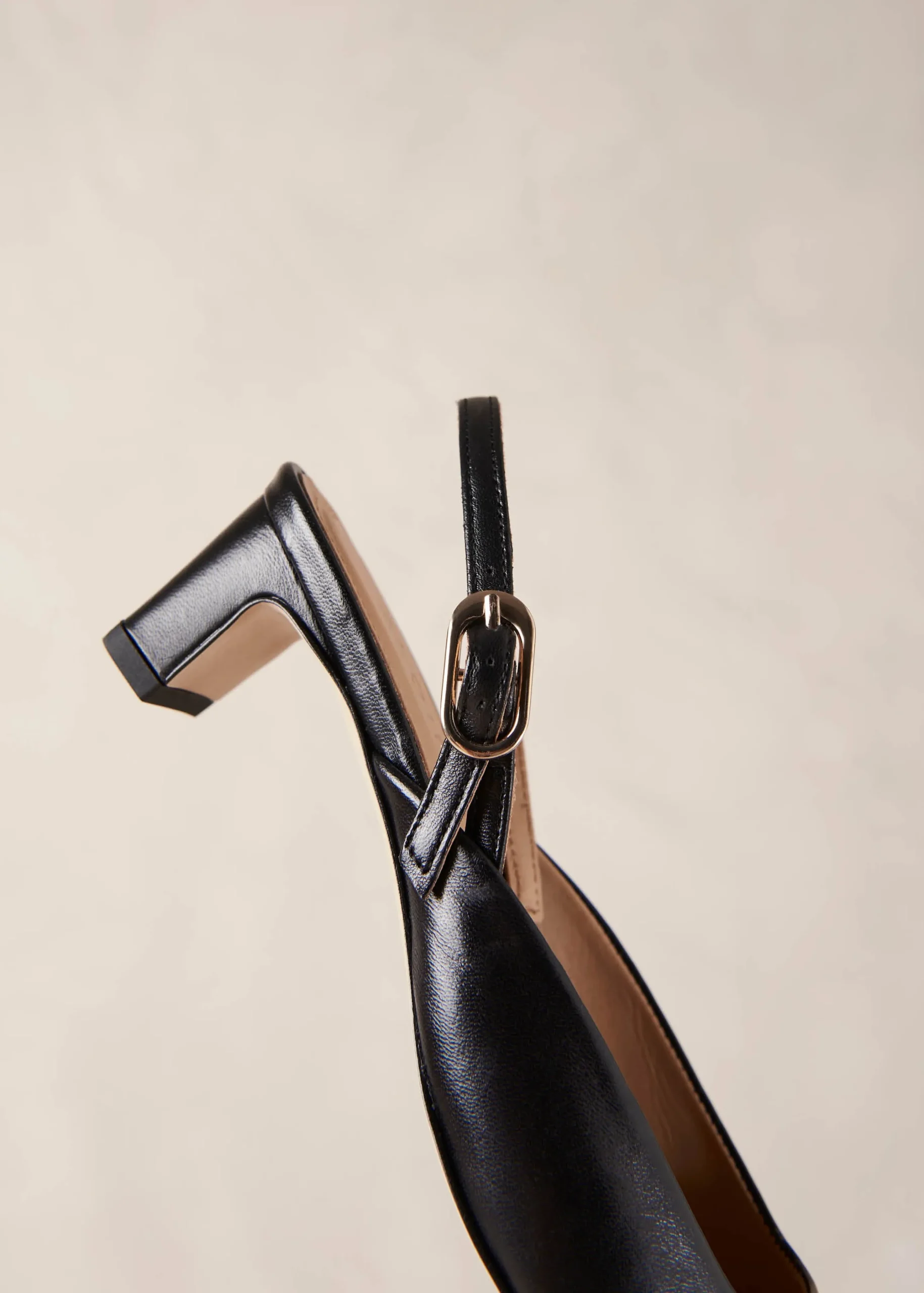 Lindy Bliss Tacones De Cuero Negro