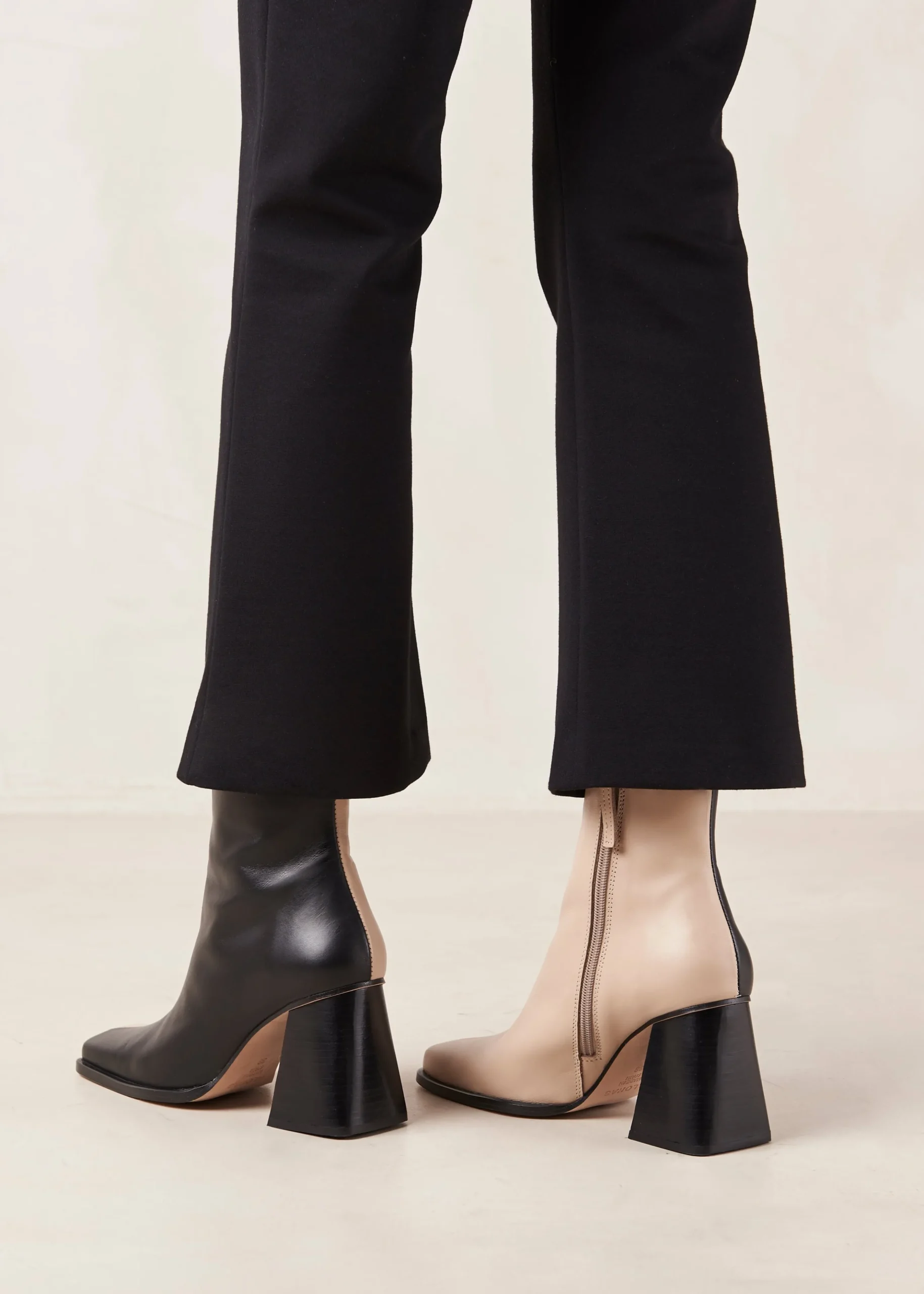 South Bicolor - Botas De Piel Negra Y Beige