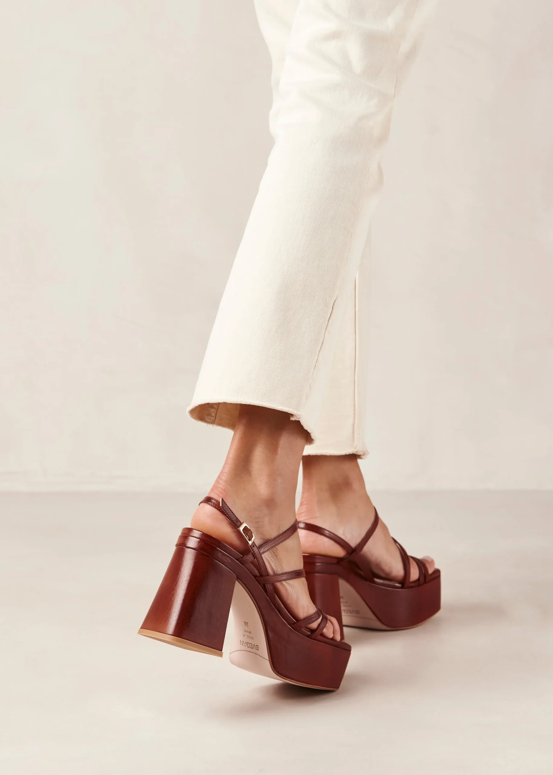 Straps Chain - Sandalias Blancas De Piel
