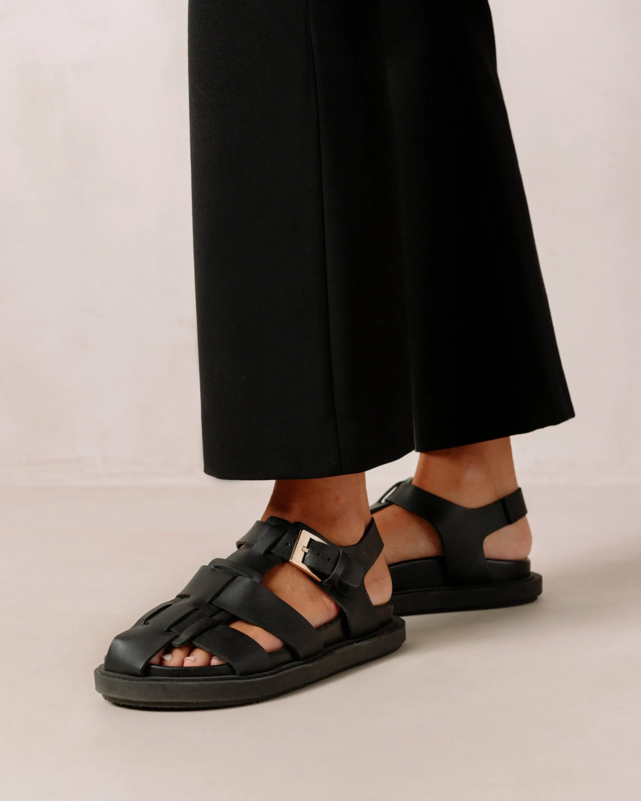 Straps Chain - Sandalias Negras De Piel