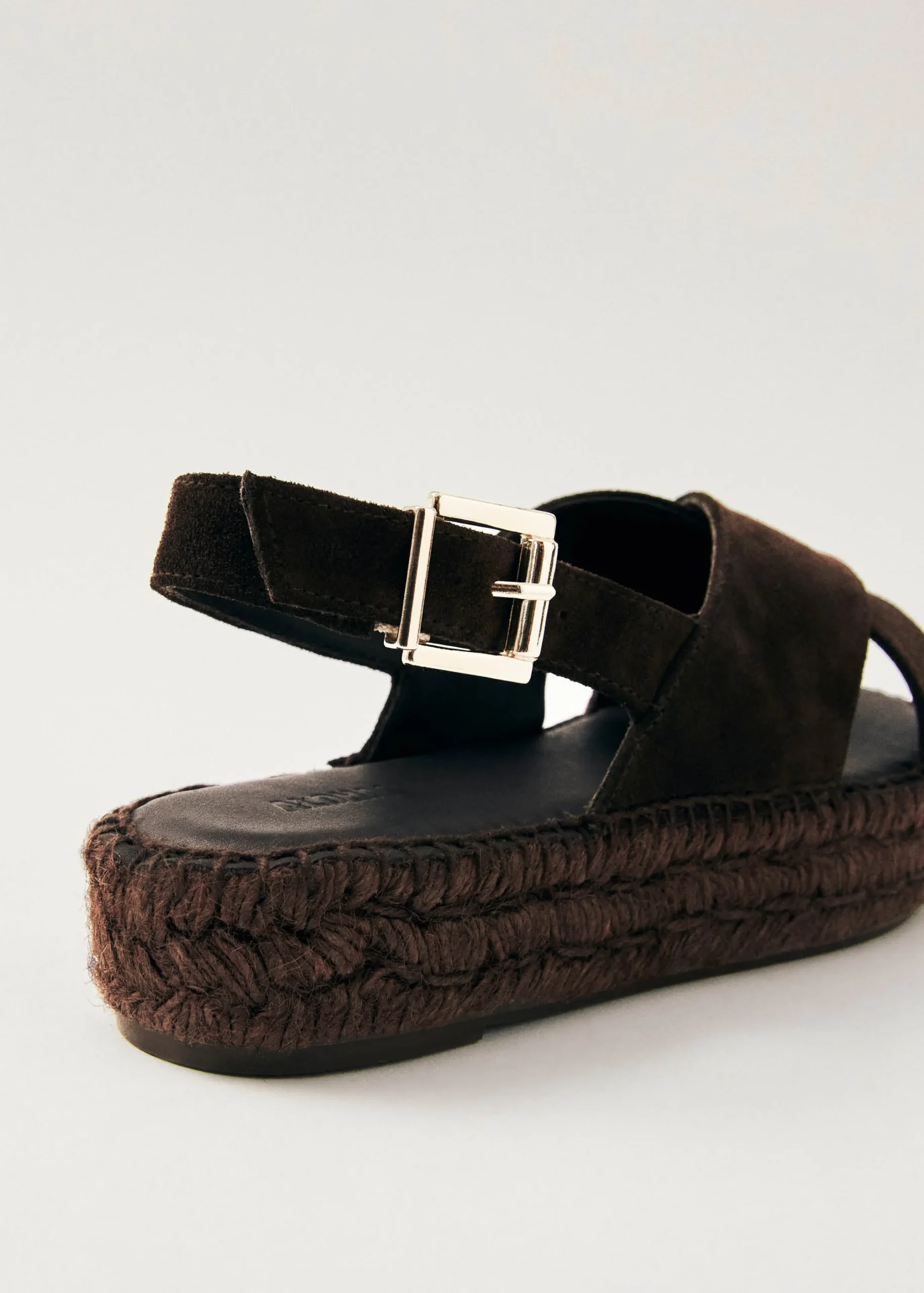 Zapatos De Cuero Marrón Con Esparteña Cruzada De Ante